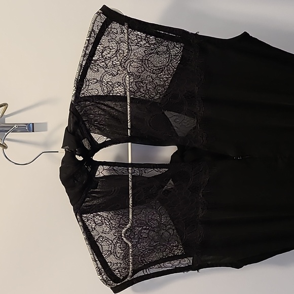 *2/$30 summer clearout* Guess LBD (s.4) EUC - Picture 4 of 11